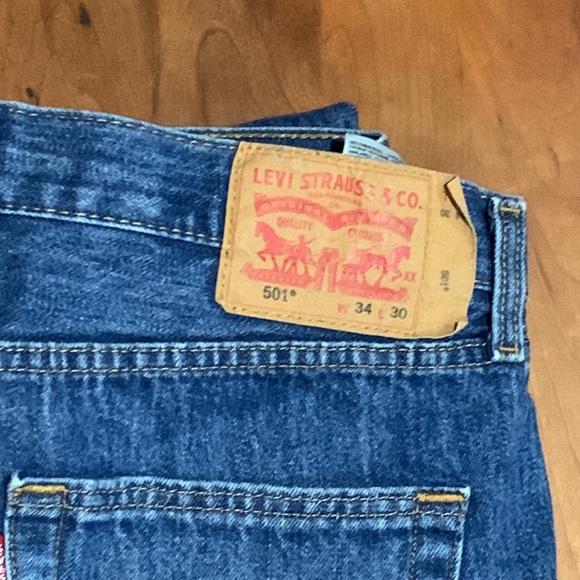 Levis - Picture 2 of 2